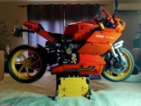 High Tech 1:5 Motorcycle Building Block